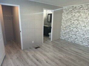 3527 Loveside Terrace in Lansing, MI - Building Photo - Building Photo