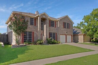 211 Camp Creek Dr in Arlington, TX - Foto de edificio - Building Photo