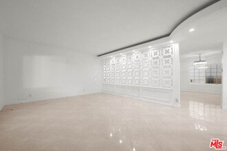 8704 Gregory Wy in Los Angeles, CA - Building Photo - Building Photo