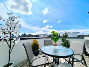 700 Broadway E in Seattle, WA - Foto de edificio - Building Photo