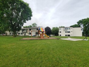 Northwood Apartments, a Section 8 Community in Glencoe, MN - Foto de edificio - Building Photo