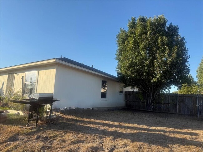 114 Hersee Ct in Hutto, TX - Building Photo - Building Photo