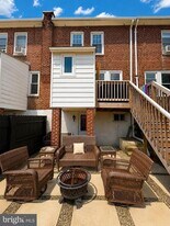 321 4th Ave in Phoenixville, PA - Building Photo