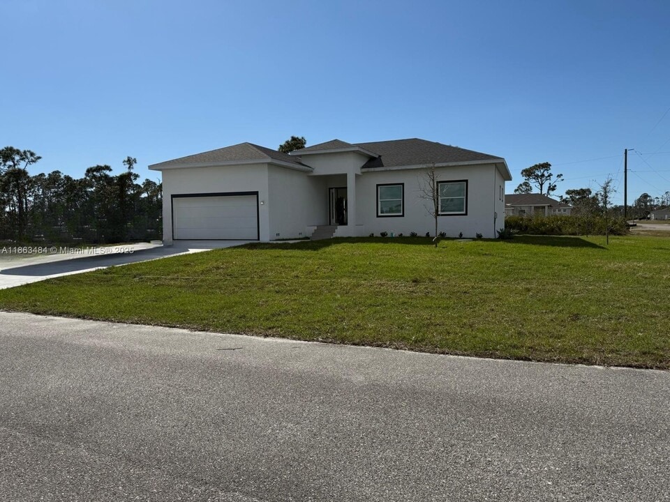 63 Coxswain Cir in Placida, FL - Building Photo