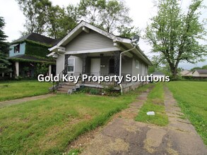 2319 Brown St in Anderson, IN - Building Photo - Building Photo