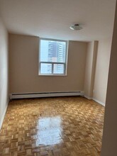 3950 Lawrence Ave E in Toronto, ON - Building Photo - Building Photo