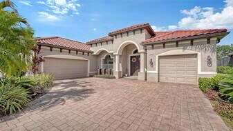 1043 145th St Cir NE in Bradenton, FL - Building Photo