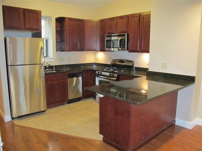 75 Hancock St, Unit 8 in Cambridge, MA - Building Photo - Building Photo