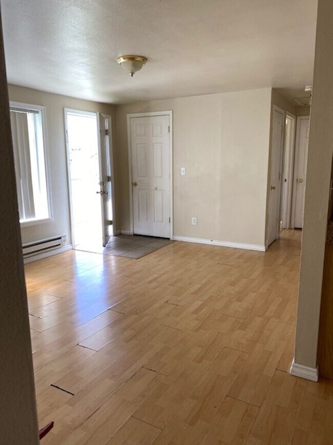 904 S Alderwood Dr-Unit -906 in Moses Lake, WA - Foto de edificio - Building Photo