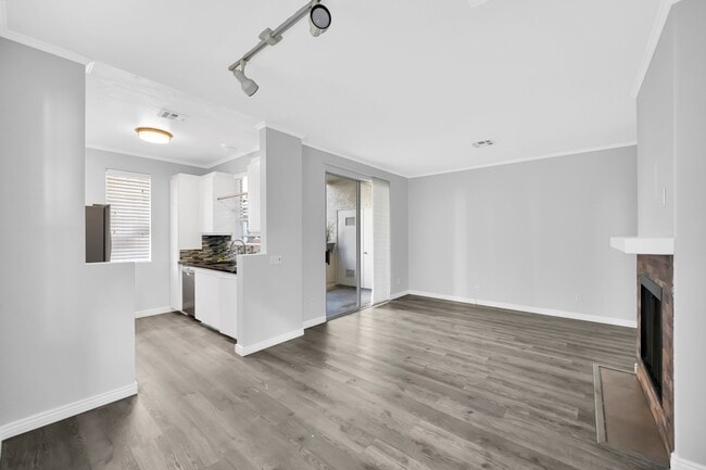 10858 Sabre Hill Dr in San Diego, CA - Building Photo - Building Photo