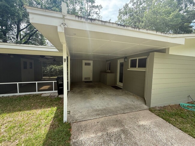 1406 NW 39th St in Gainesville, FL - Building Photo - Building Photo