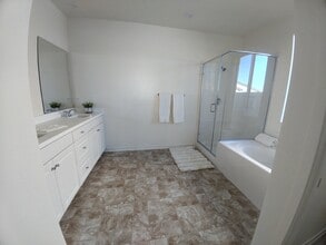 45058 44th St W in Lancaster, CA - Building Photo - Building Photo