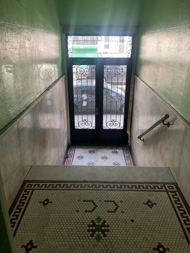 91 Jordan Ave in Jersey City, NJ - Building Photo - Building Photo