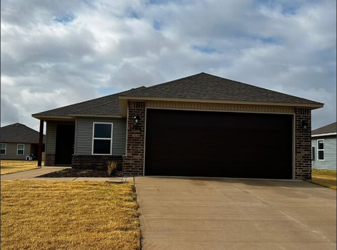 1402 S Blandford St in Siloam Springs, AR - Building Photo