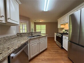 7080 Shady Oak Ln in Cumming, GA - Foto de edificio - Building Photo