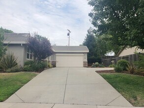 2696 Richardson Dr in Auburn, CA - Building Photo - Building Photo