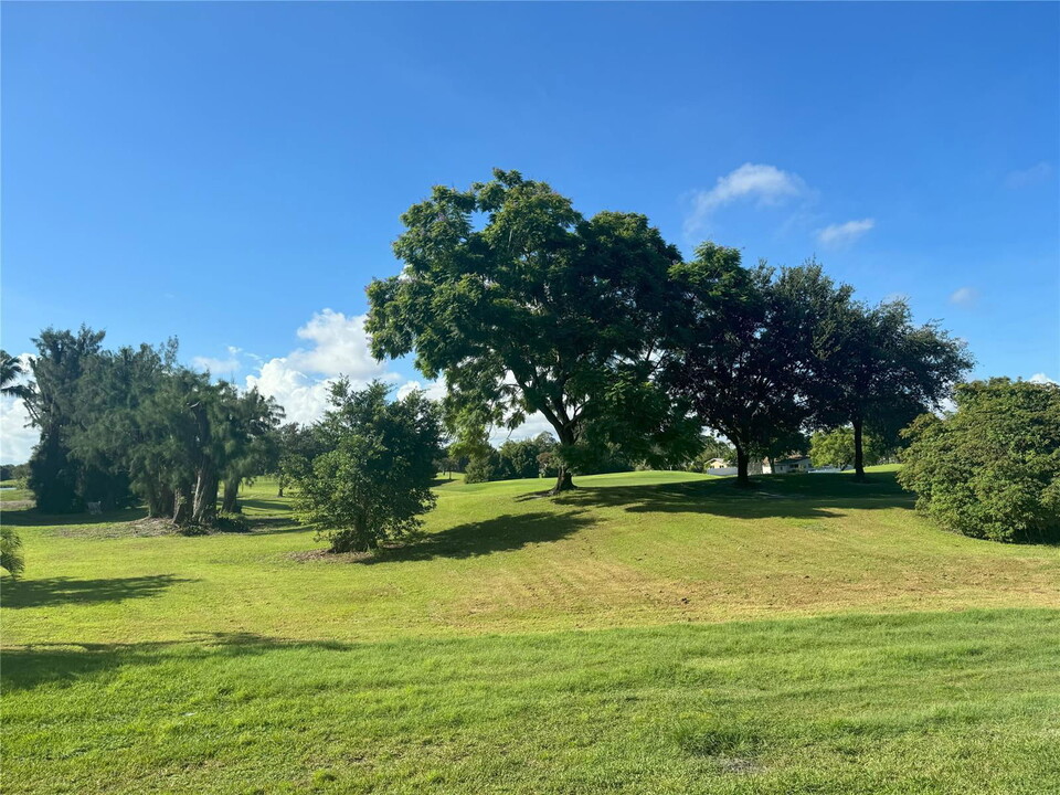 2495 SW 82nd Ave in Davie, FL - Building Photo