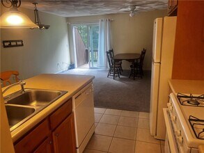 107 Rocky Brook Way in South Kingstown, RI - Building Photo - Building Photo