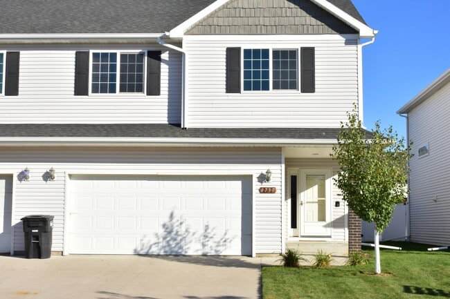 property at 4737 35th Ave S