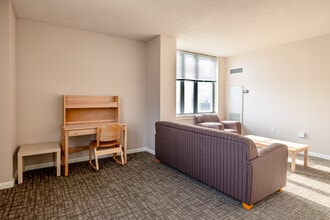 500 W Fayette St. in Baltimore, MD - Foto de edificio - Interior Photo