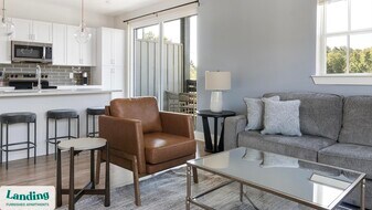 1000 Forestview Dr in Oakwood, GA - Building Photo