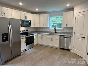 144 33rd St NW in Hickory, NC - Building Photo - Building Photo