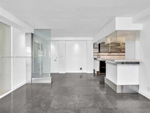 6770 Indian Creek Dr in Miami Beach, FL - Foto de edificio - Building Photo