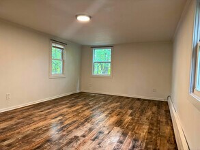 10 Tiffany St in Brooklyn, CT - Building Photo - Building Photo