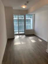 195 Redpath Av in Toronto, ON - Building Photo - Building Photo