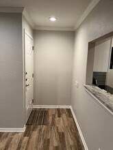 1880 White Oak Dr, Unit 141 in Houston, TX - Building Photo - Building Photo