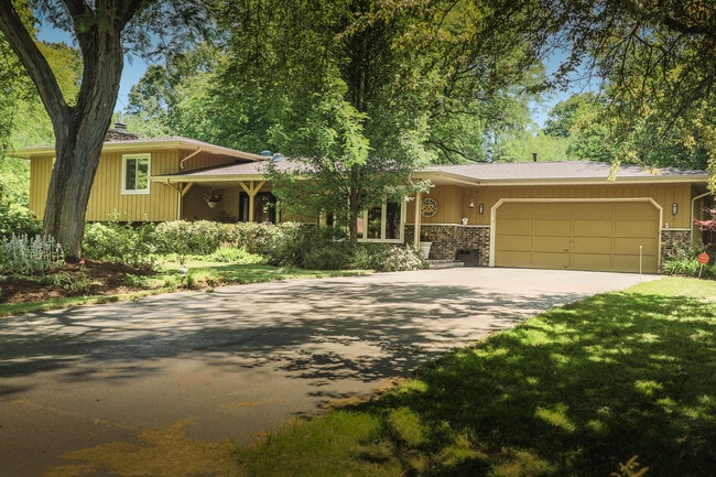461 Juanita Dr in Naperville, IL - Building Photo - Building Photo