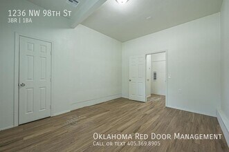 1236 NW 98th St in Oklahoma City, OK - Building Photo - Building Photo