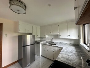 836 Sea St in Quincy, MA - Foto de edificio - Interior Photo