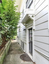 5042 18th Ave NE in Seattle, WA - Building Photo - Building Photo