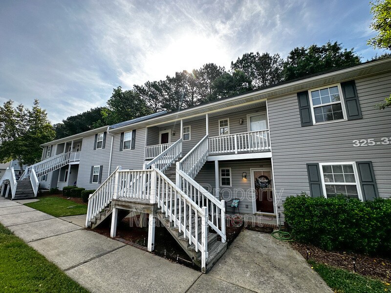353 S Moore St in Clayton, NC - Building Photo