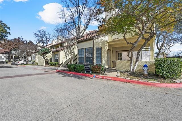 5590 Spring Valley Rd in Dallas, TX - Foto de edificio - Building Photo