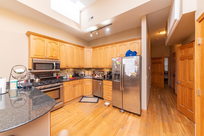 842 W Adams St, Unit 3 in Chicago, IL - Foto de edificio - Building Photo