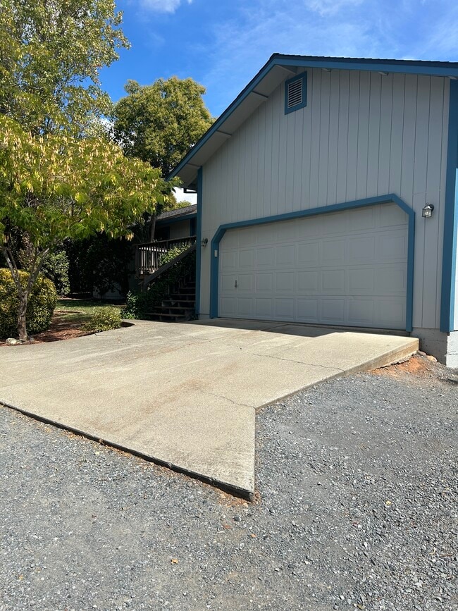 property at 11142 Linda Dr
