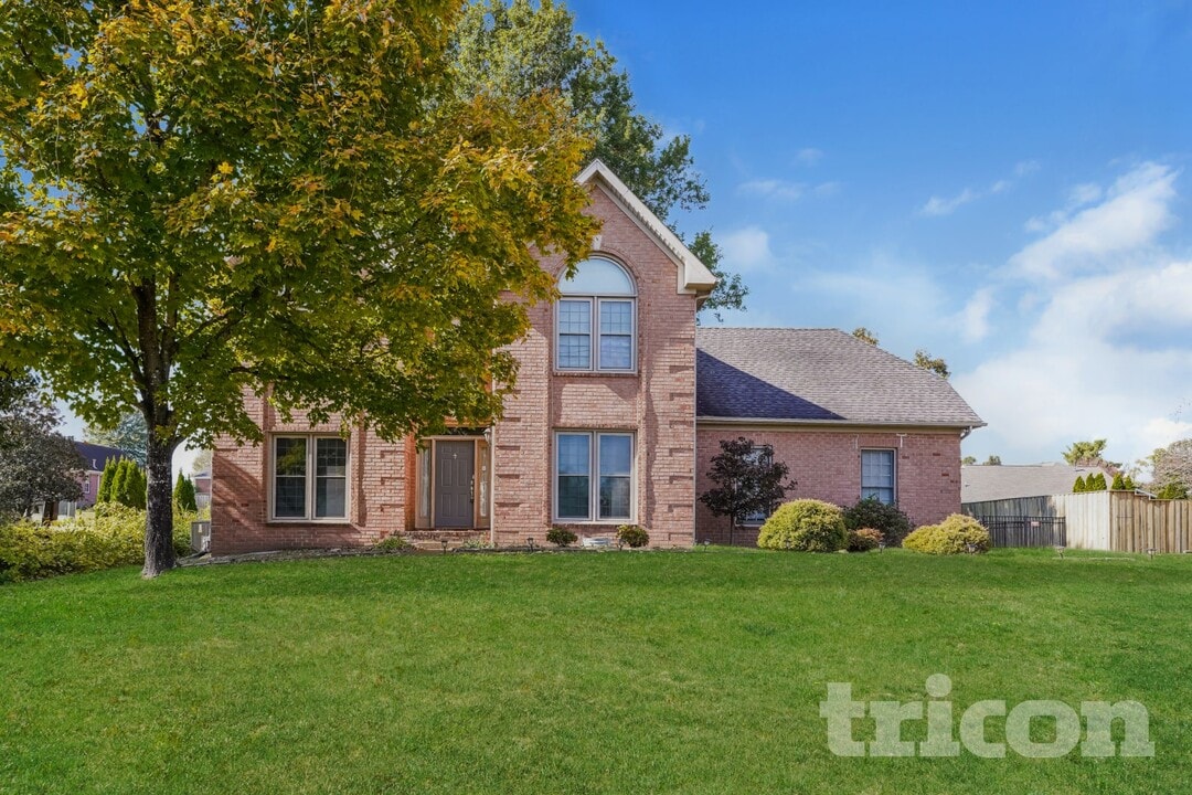 107 Cross Creek Ln in Hendersonville, TN - Foto de edificio