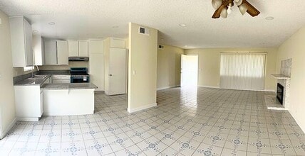 9172 Dickens Cir in Westminster, CA - Building Photo - Building Photo