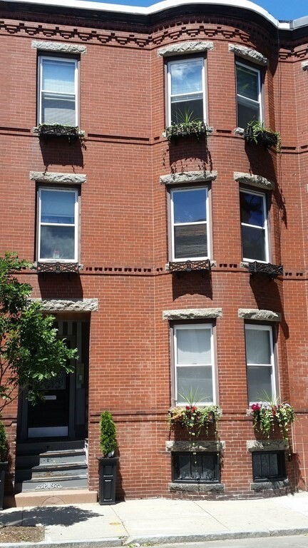 property at 54 Saxton St