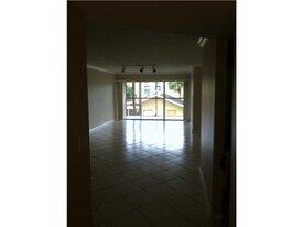 3029 Riverside Dr in Coral Springs, FL - Building Photo - Building Photo