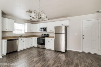 9710 Evanwood Ct in Louisville, KY - Building Photo - Building Photo