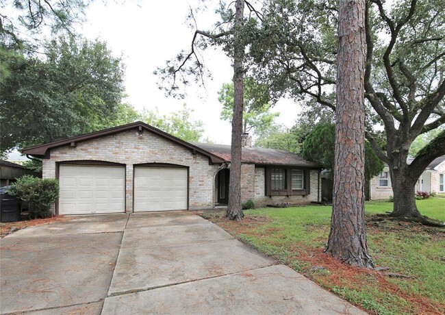 9210 Kristin Dr in Houston, TX - Building Photo - Building Photo