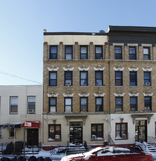 244 Irving Ave in Brooklyn, NY - Building Photo - Building Photo