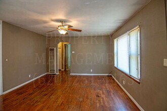 1007 W 1st St in Coffeyville, KS - Building Photo - Building Photo