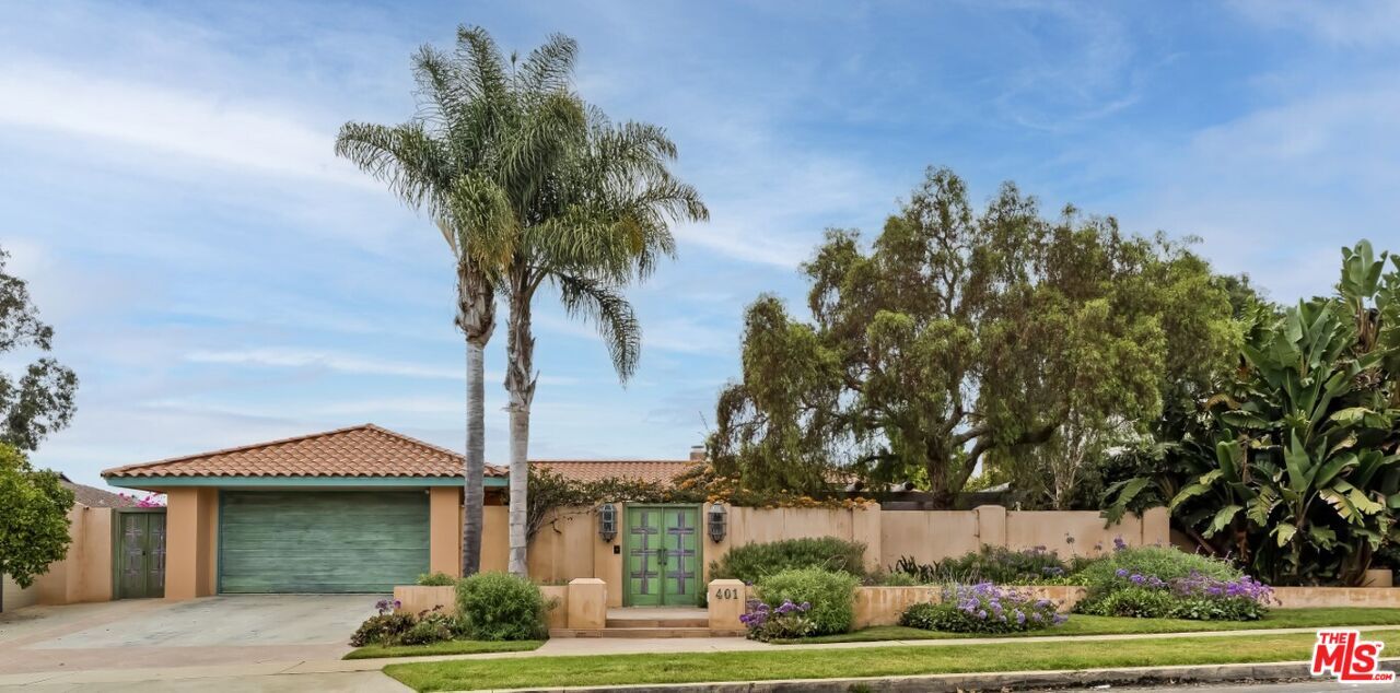 401 Alma Real Dr in Los Angeles, CA - Building Photo
