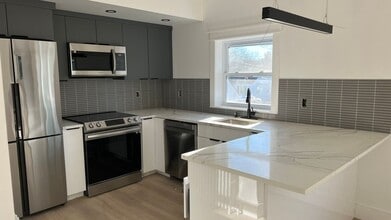 58 Caldwell St in Huntington Station, NY - Foto de edificio - Building Photo