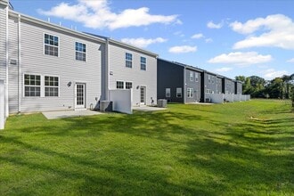 27 Whaler Dr in Runnemede, NJ - Building Photo - Building Photo