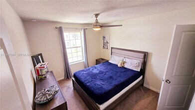 2647 E Lake Pointe Dr in Kissimmee, FL - Building Photo - Building Photo